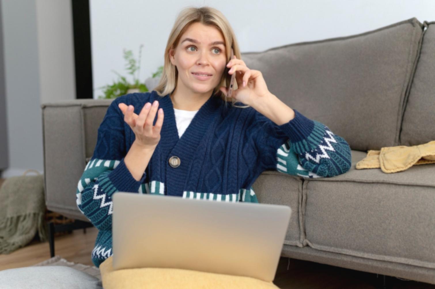 Finanzanalyst bei der Arbeit mit Jahresabschlüssen